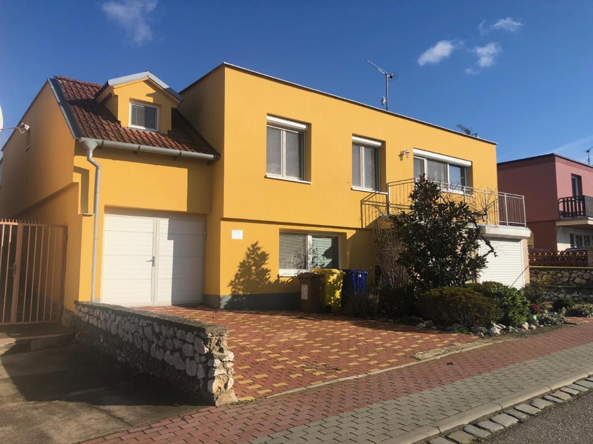 Ubytování u Jeřábků Mikulov Esterno foto