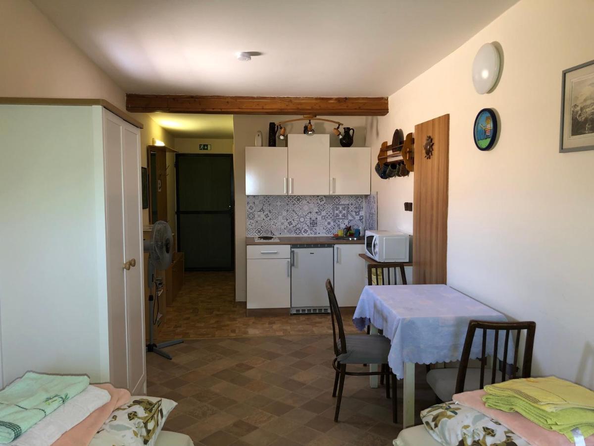 Ubytování u Jeřábků Mikulov Esterno foto